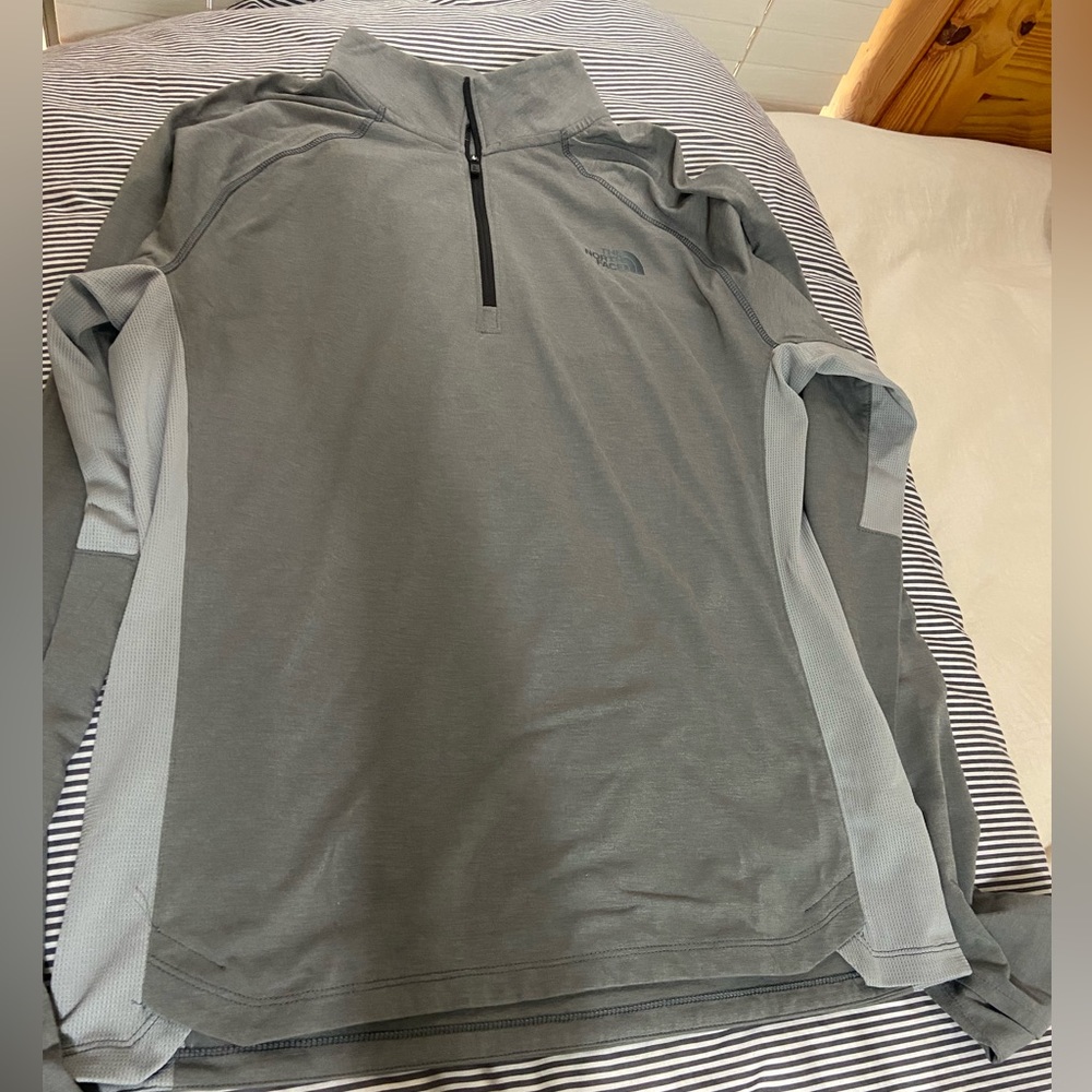 Quarter zip North Face size Medium